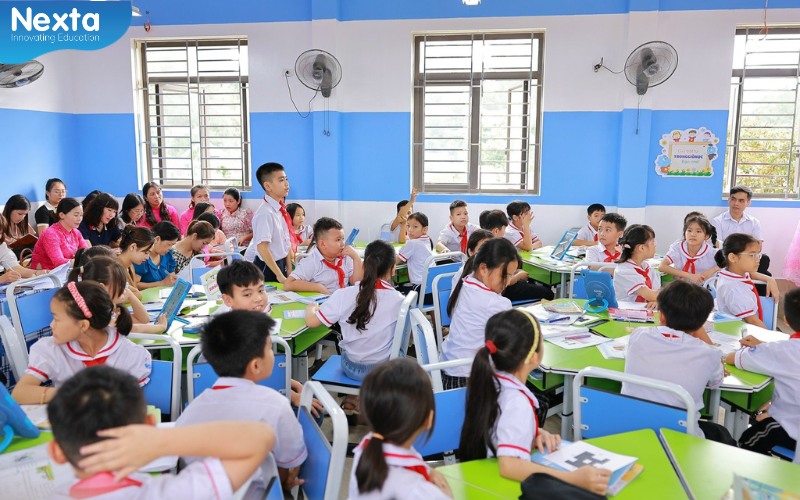 tiết học Toán tại lớp học thông minh Nexta tại Tiểu học Lưu Kiếm Hải Phòng