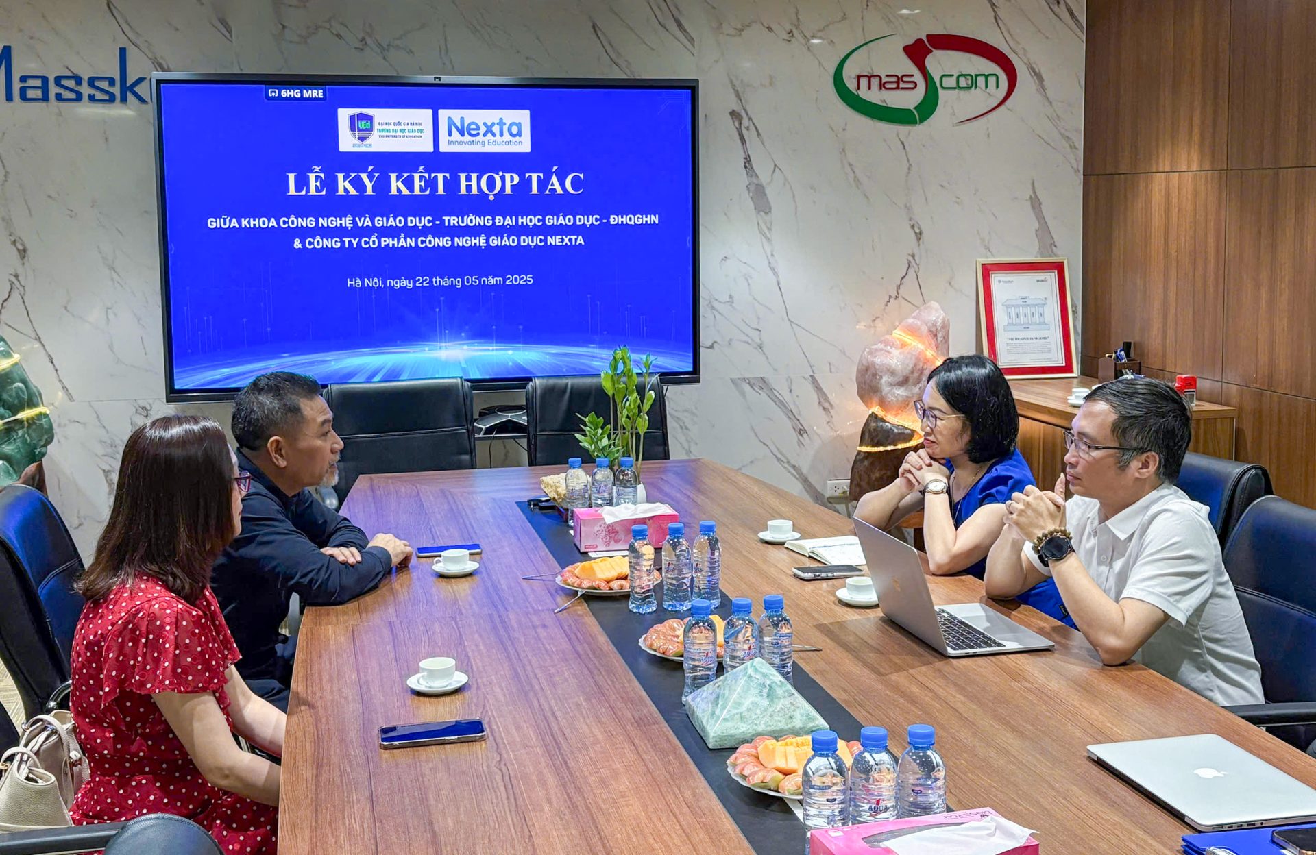 Lễ ký kết biên bản ghi nhớ giữa Nexta và khoa công nghệ giáo dục